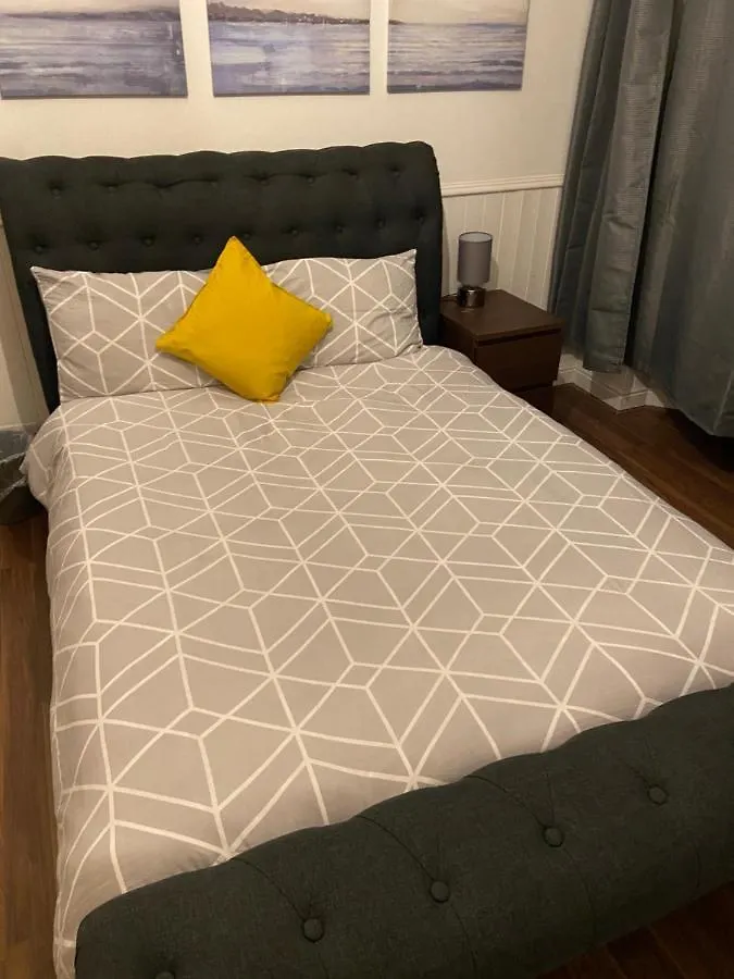 Holiday home Lovely, Recently Refurbished Four Bedroom House.. London United Kingdom