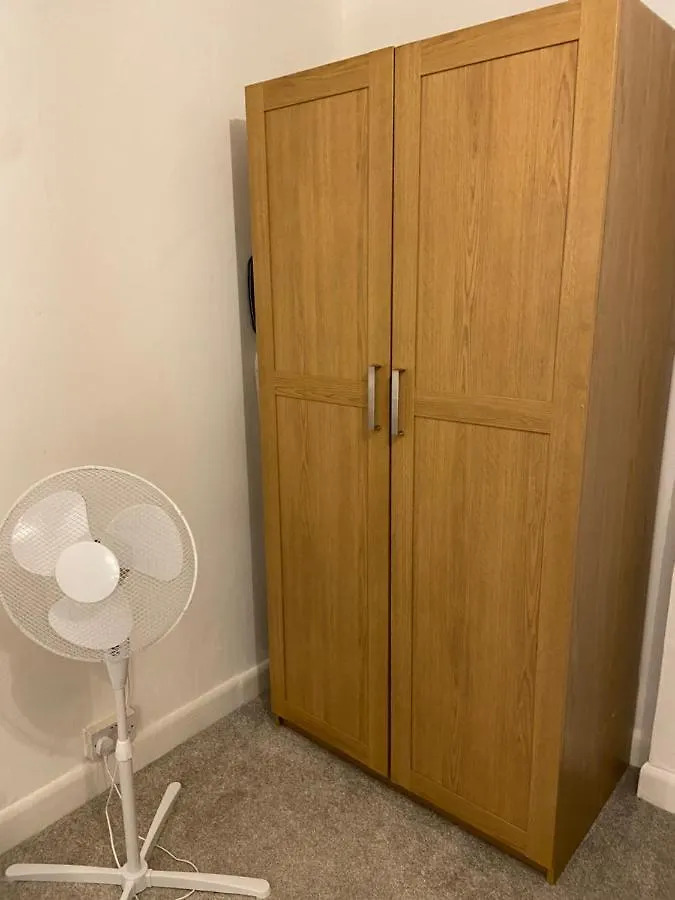 Holiday home Lovely, Recently Refurbished Four Bedroom House.. London