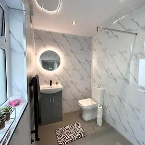 For Your Escape! Holiday home Belfast