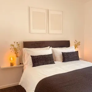 Spacious 2bed - 10 Mins To City - Free Parking Holiday home Belfast